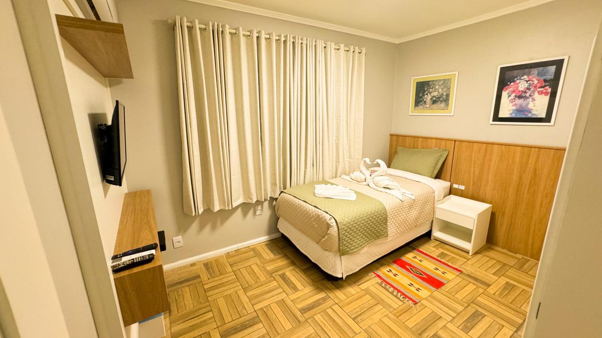 Fares Turis Hotel อุรุกวัยยานา ภายนอก รูปภาพ