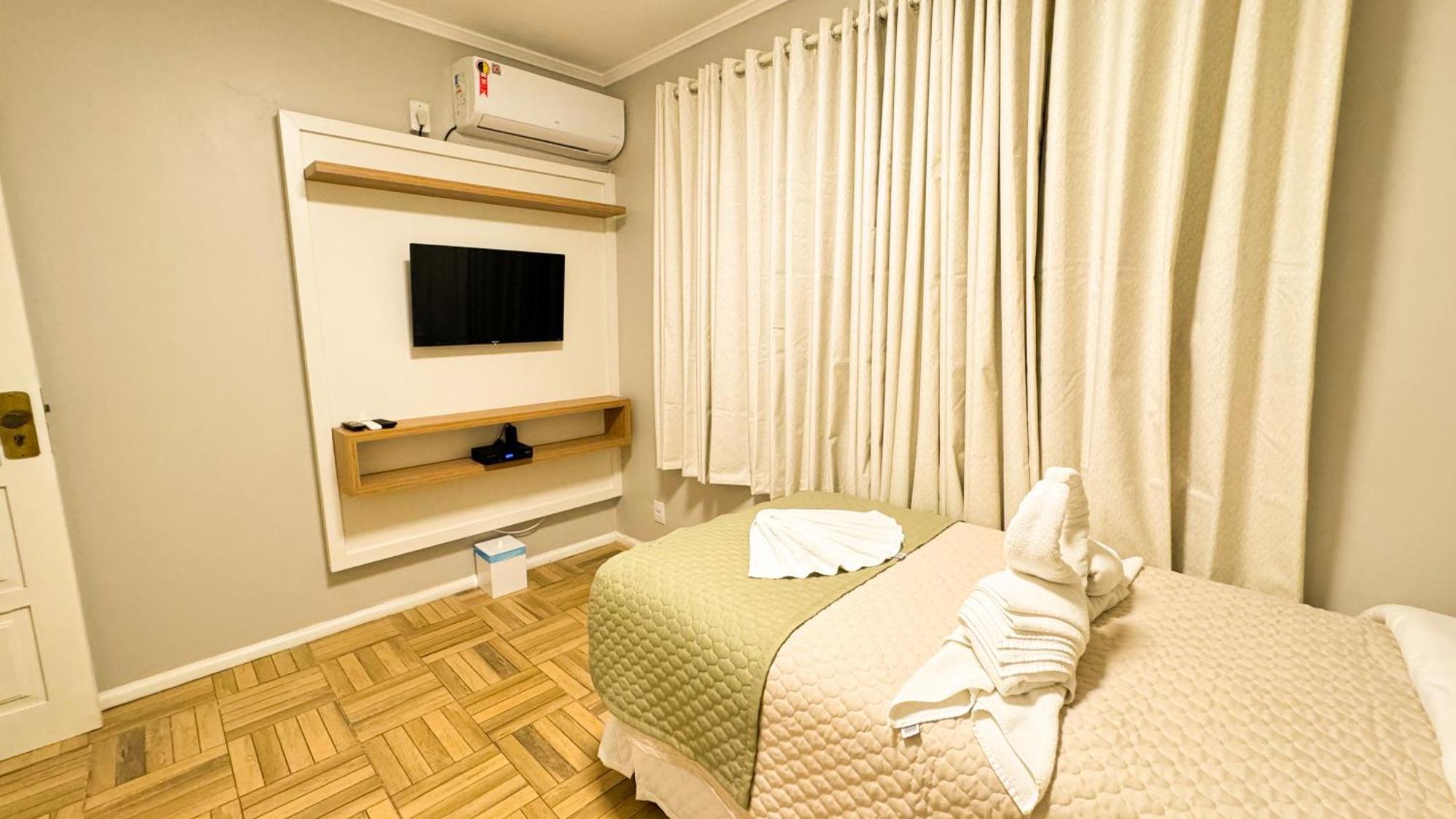 Fares Turis Hotel อุรุกวัยยานา ภายนอก รูปภาพ
