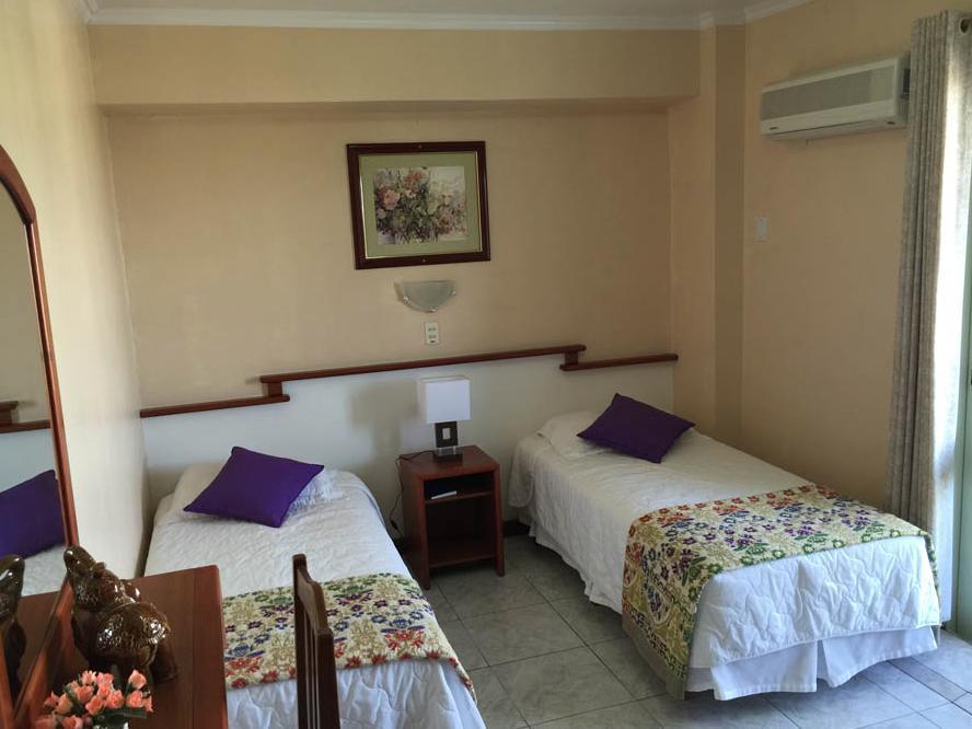 Fares Turis Hotel อุรุกวัยยานา ภายนอก รูปภาพ
